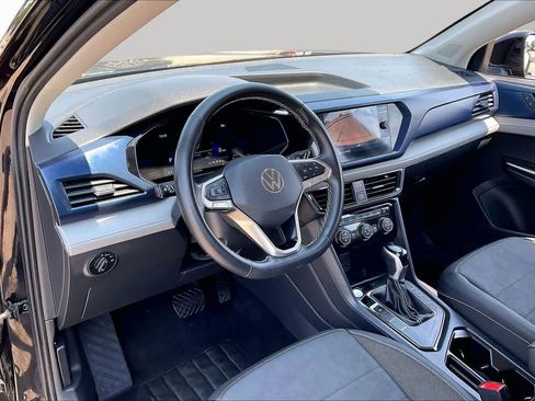 Used 2024 Volkswagen Taos SE FWD image 16