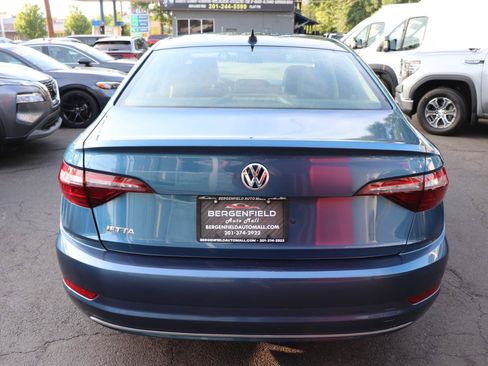 Used 2020 Volkswagen Jetta SE FWD image 4