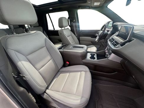 Used 2022 GMC Yukon SLT w/ SLT Premium Package AWD/4WD image 16