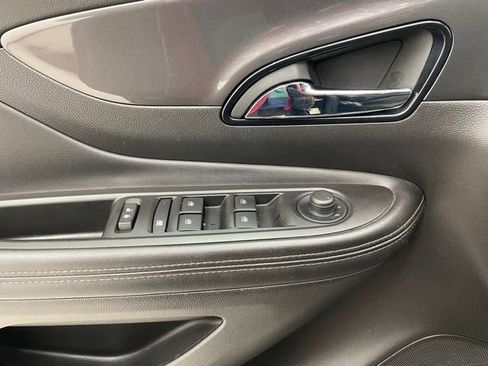 Used 2020 Buick Encore Preferred image 12