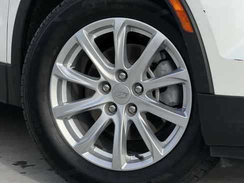 Used 2022 Cadillac XT4 Luxury w/ Cold Weather Package image 9