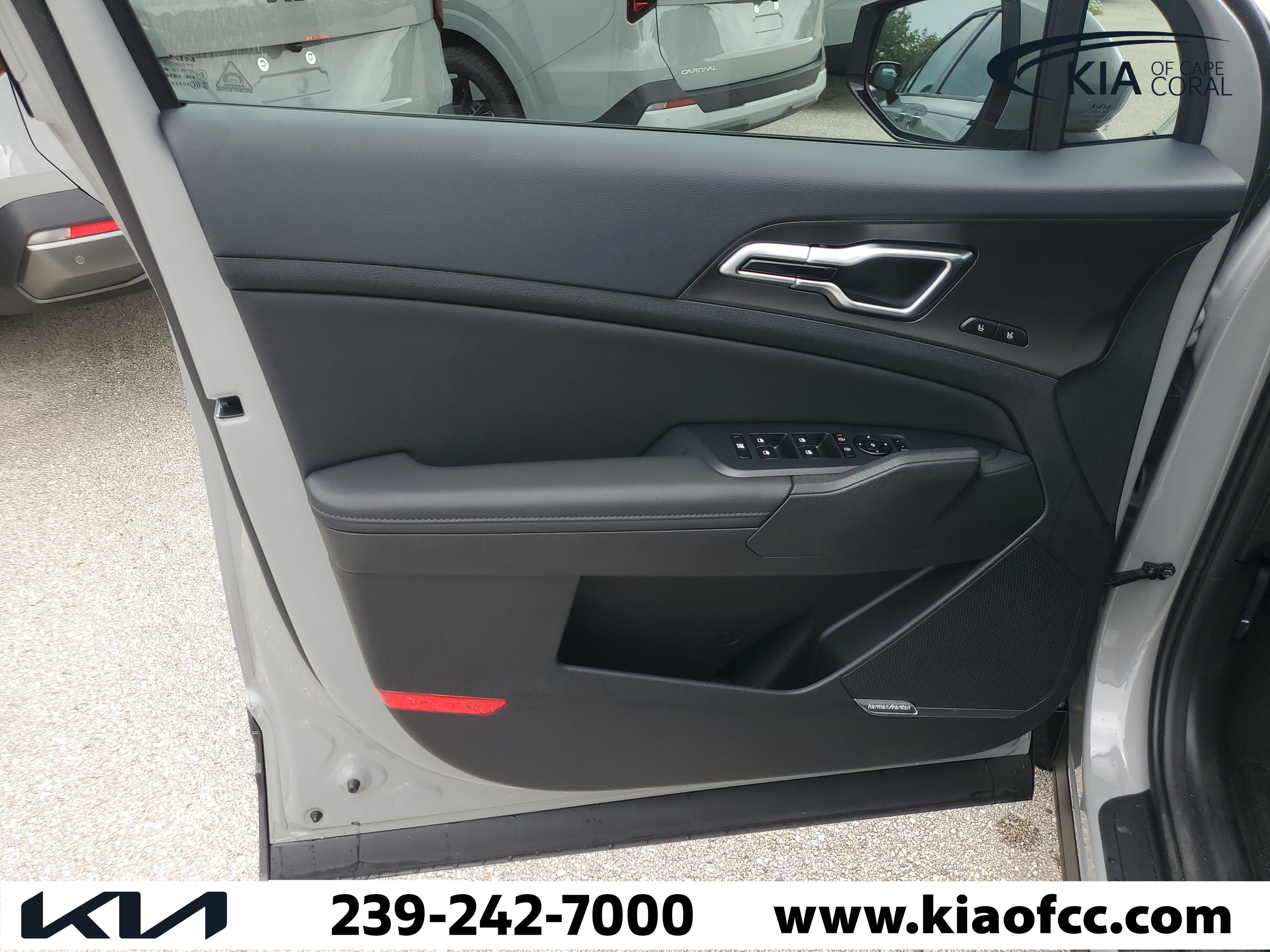 New 2026 Kia Sportage SX FWD image 19