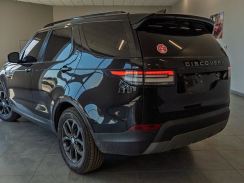 Used 2018 Land Rover Discovery SE image 4