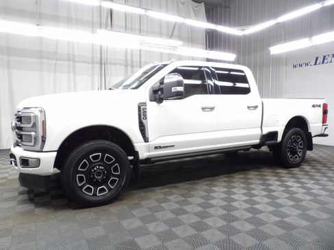 Used 2024 Ford F250 Platinum AWD/4WD image 7