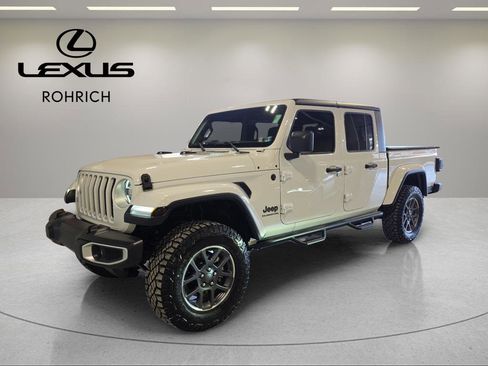 Used 2020 Jeep Gladiator Overland image 1