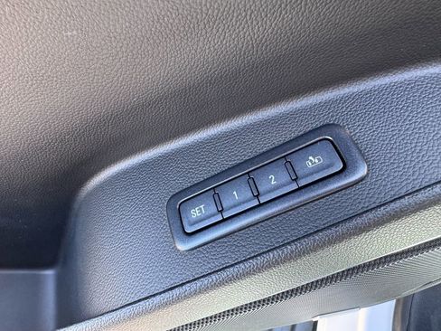 Used 2018 Chevrolet Tahoe LT image 10