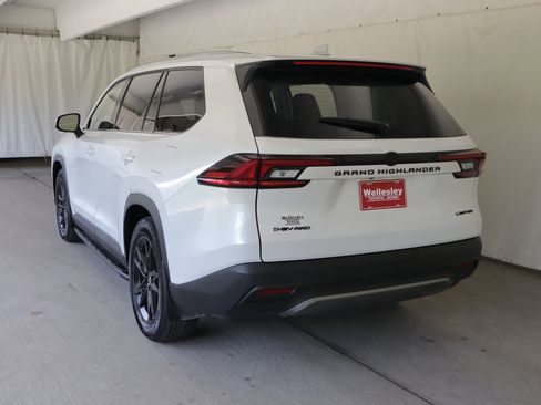 Used 2026 Toyota Grand Highlander AWD Hybrid image 29