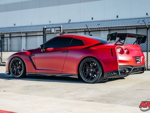 Used 2020 Nissan GT-R Premium w/ Premium Interior Package image 55