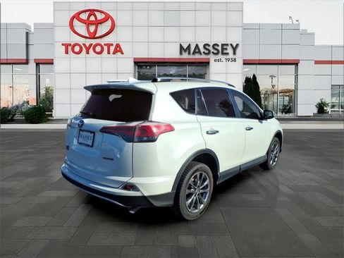Used 2018 Toyota RAV4 Limited image 23