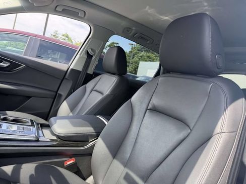 Used 2023 Audi Q7 2.0T Premium w/ Convenience Package AWD/4WD image 11