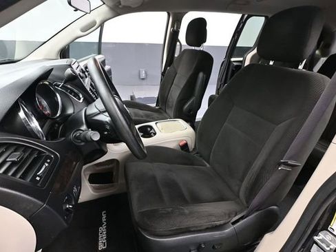 Used 2016 Dodge Grand Caravan SXT FWD image 21