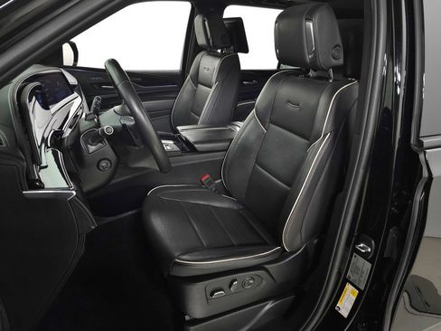 Used 2023 Cadillac Escalade Sport w/ LPO, ONYX Package AWD/4WD image 17