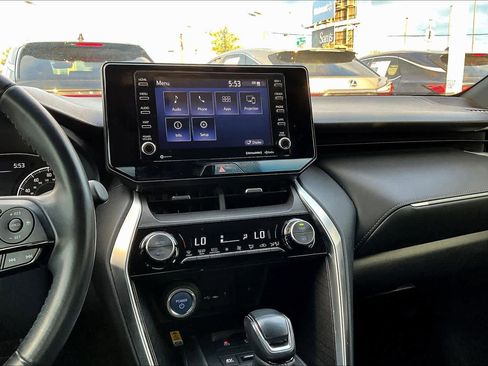 Used 2021 Toyota Venza XLE w/ Carpet Mat Package (TMS) image 7