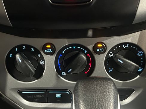 Used 2013 Ford Focus SE FWD image 67