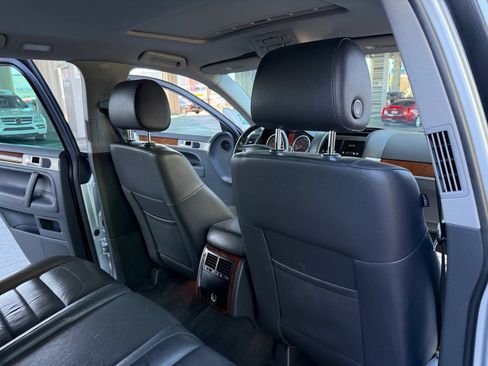 Used 2008 Volkswagen Touareg V6 AWD/4WD image 19