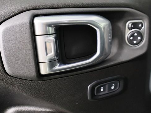 Used 2024 Jeep Wrangler Unlimited Rubicon image 22