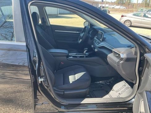 Used 2023 Nissan Altima 2.5 SV FWD image 42