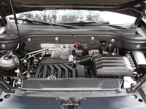 Used 2018 Volkswagen Atlas SE w/ R-Line Package FWD image 26