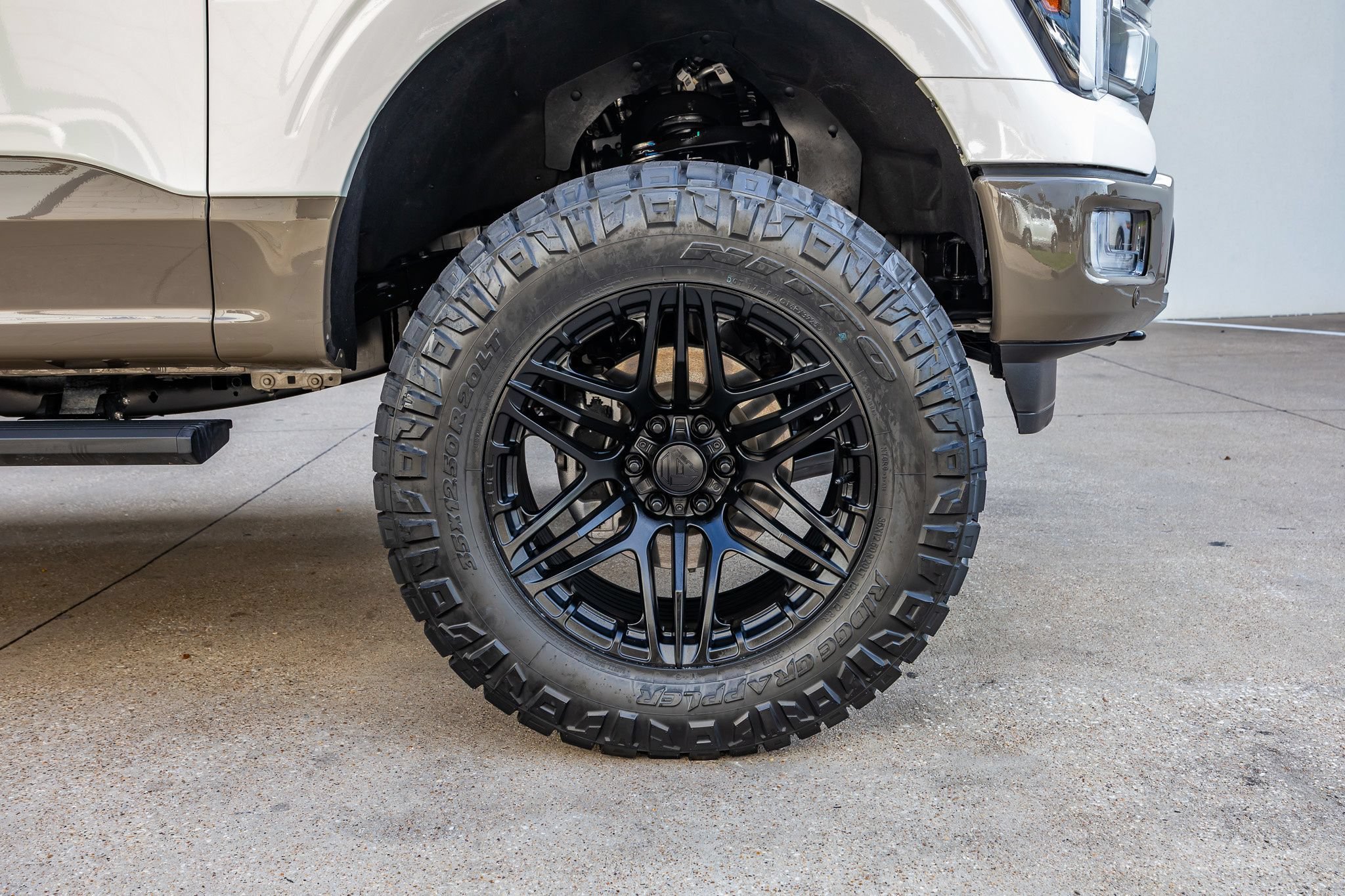Used 2025 Ford F150 King Ranch w/ FX4 Off-Road Package AWD/4WD image 12
