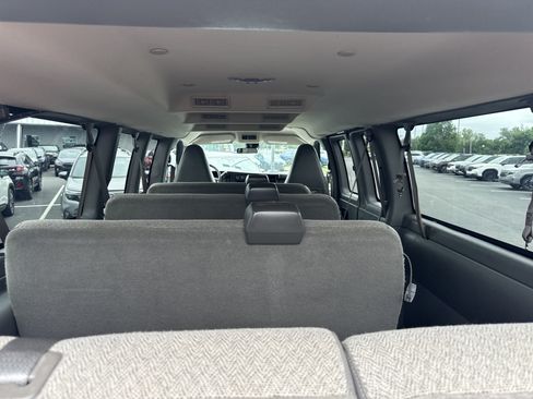 Used 2020 Chevrolet Express 3500 LT w/ LT Preferred Equipment Group RWD image 12