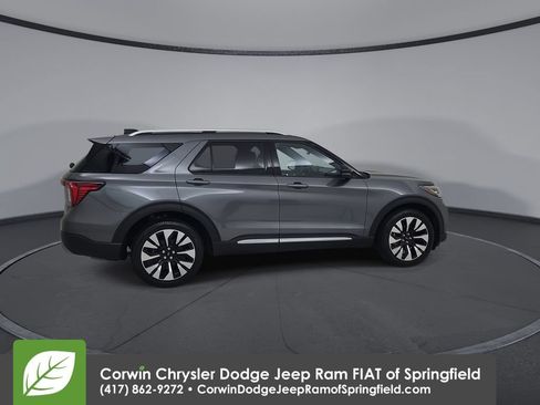 Used 2025 Ford Explorer Platinum w/ LUX Leather Package AWD/4WD image 16