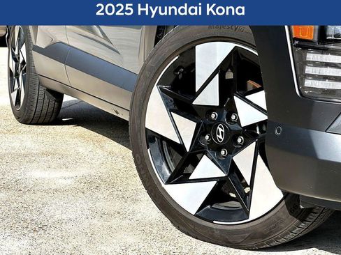 Used 2025 Hyundai Kona Limited image 2