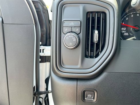 New 2025 Chevrolet Silverado 1500 Custom image 18