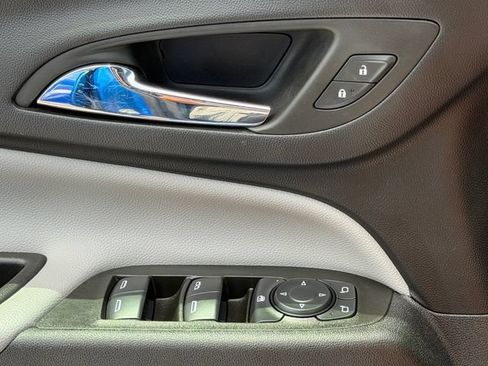 Used 2024 Chevrolet Equinox LS FWD image 24