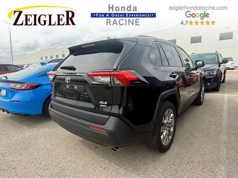 Used 2021 Toyota RAV4 XLE Premium image 2