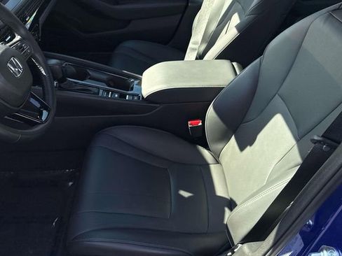 Used 2025 Honda Accord Sport image 13