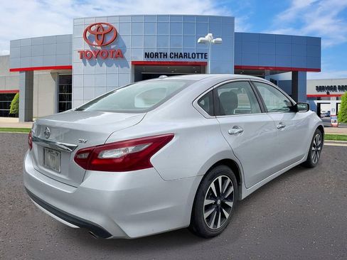 Used 2018 Nissan Altima 2.5 SV FWD image 6