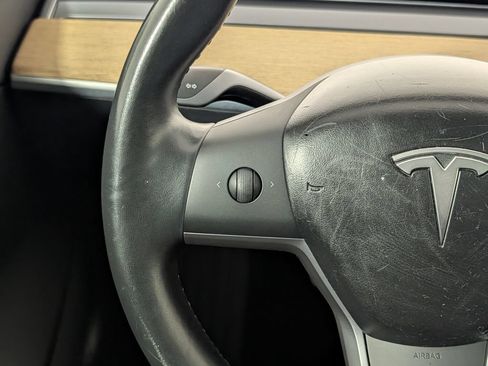 Used 2018 Tesla Model 3 Long Range RWD image 16