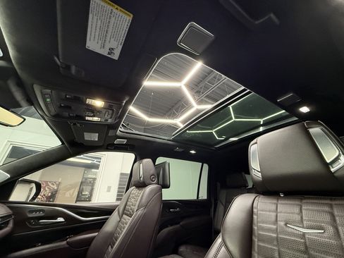 Used 2023 Cadillac Escalade ESV Sport Platinum w/ LPO, ONYX Package image 14