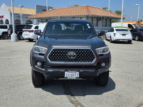 Used 2019 Toyota Tacoma TRD Off-Road w/ Technology Package AWD/4WD image 2