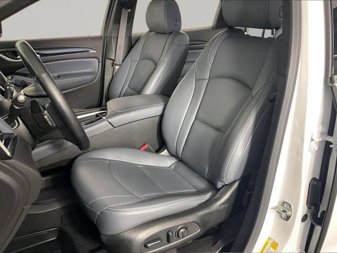 Certified 2024 Buick Enclave Essence FWD image 19