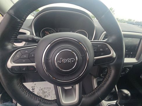 Used 2018 Jeep Compass Latitude w/ Popular Equipment Group AWD/4WD image 15