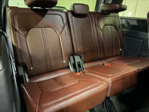 Used 2024 Ford Expedition Limited image 25