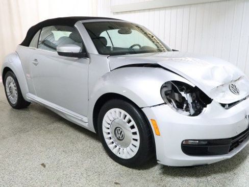 Used 2013 Volkswagen Beetle 2.5 image 5