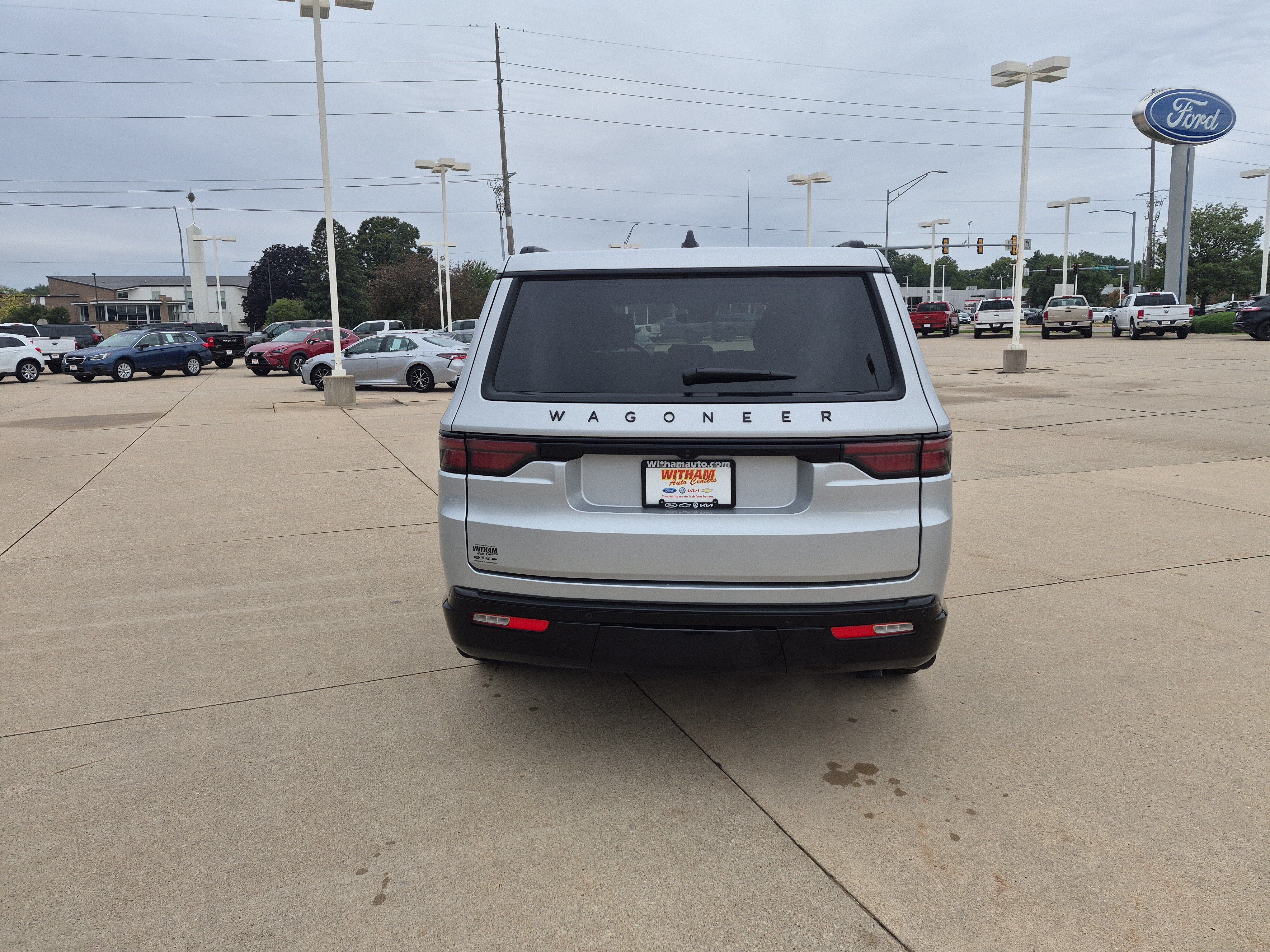 Used 2024 Jeep Wagoneer Series II AWD/4WD image 5
