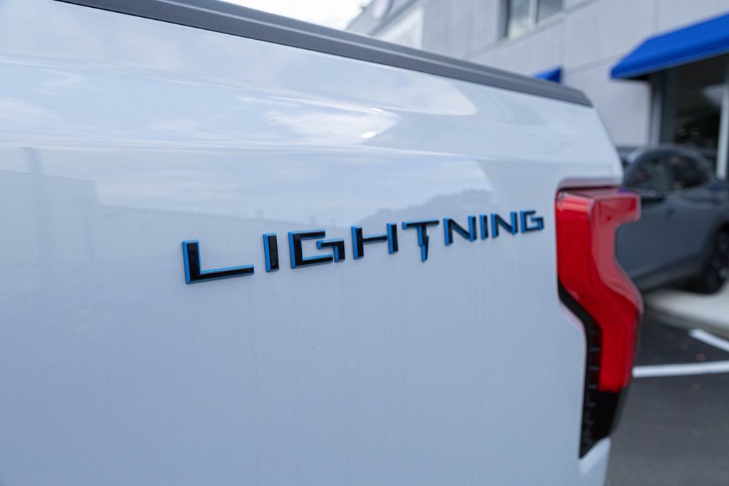 New 2025 Ford F150 Lightning Flash AWD/4WD image 23