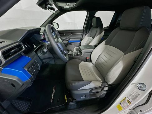 Certified 2025 Toyota Tacoma TRD Off-Road image 12