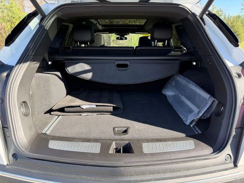 Used 2025 Cadillac XT5 Premium Luxury image 17