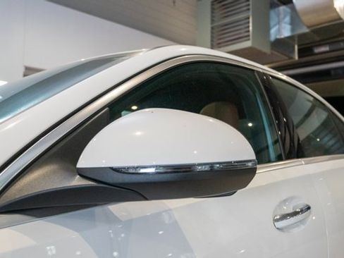 Certified 2025 Mercedes-Benz C 300 4MATIC Sedan image 8