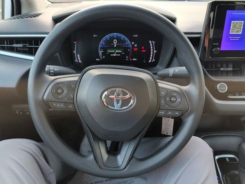 Used 2026 Toyota Corolla LE image 17