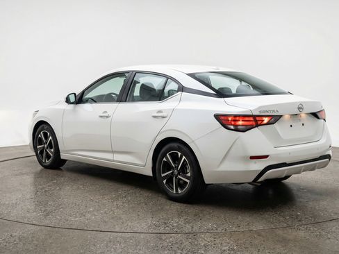 Used 2025 Nissan Sentra SV image 6
