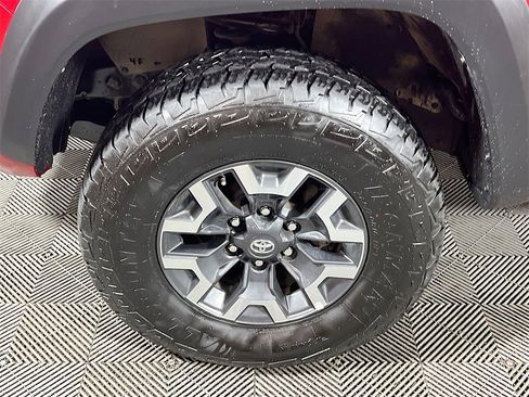 Certified 2023 Toyota Tacoma TRD Off-Road image 28