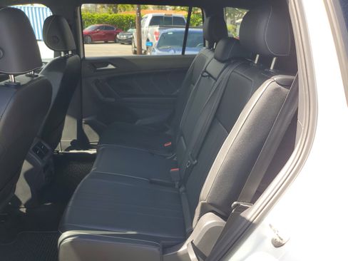 Used 2023 Volkswagen Tiguan SE R-Line image 17