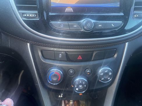 Used 2022 Chevrolet Trax LS w/ Tint and Cruise Package image 8