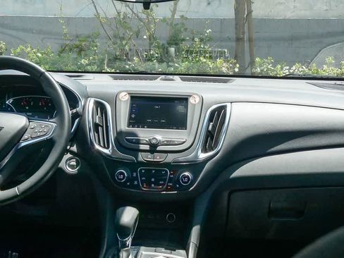 Used 2024 Chevrolet Equinox LT FWD image 12