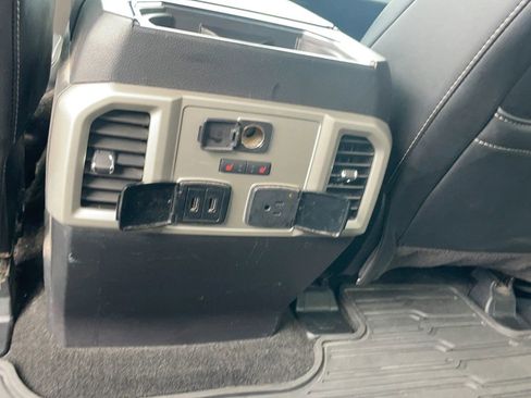 Used 2019 Ford F150 Lariat w/ Equipment Group 502A Luxury AWD/4WD image 32